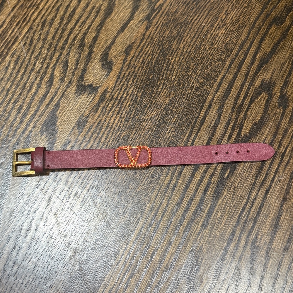 Valentino Red Bracelet with Gold Embellished Logo - Picture 6 of 8
